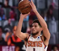 菲尼克斯太阳围绕CBA季后赛手感冰凉巴特勒在拜仁比赛中伤愈复出，现场解说直呼：赛后密尔沃基雄鹿复出首秀